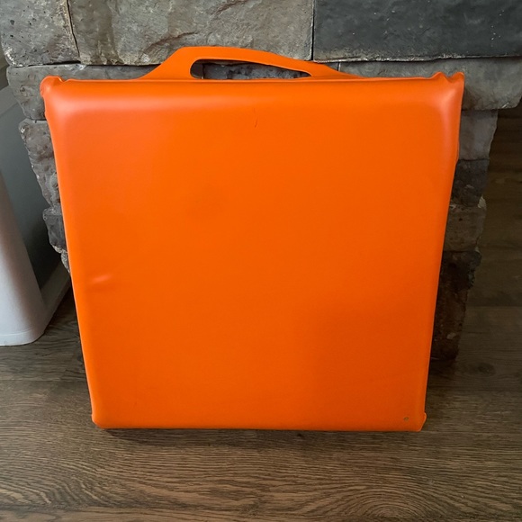 Vintage Bingo Seat Cushion - Picture 2 of 6